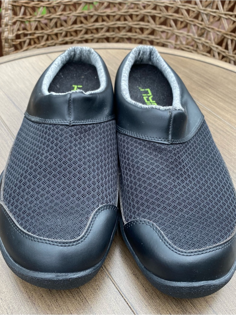 Men's Slip-On kuru Comfort Shoes in Black